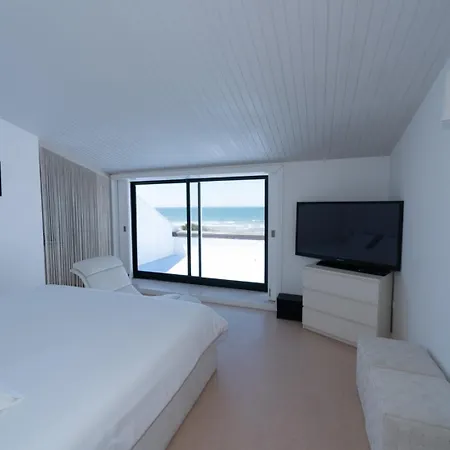 Front With Heated Pool - Sea La Vie Casa de Férias Fão