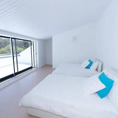 Casa de Férias Front With Heated Pool - Sea La Vie Fão