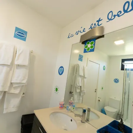 Дом отдыха Front With Heated Pool - Sea La Vie