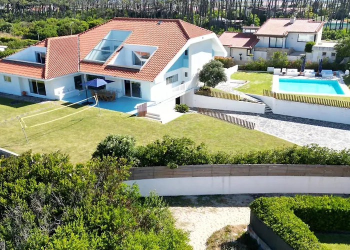 Дом отдыха Front With Heated Pool - Sea La Vie