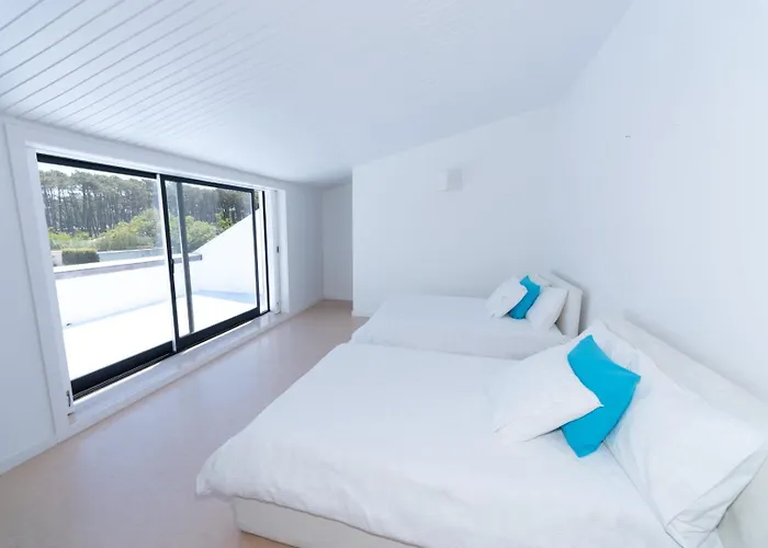 Dom wakacyjny Front With Heated Pool - Sea La Vie Fão